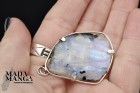 Ciondolo in Labradorite bianca