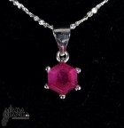 Ciondolo in argento con rubino