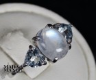 Anello in Argento con pietra di luna e topazi