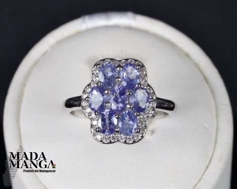 Anello in Argento con Tanzaniti