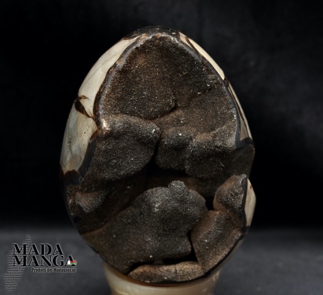 Geode di septaria lavorato a uovo cm.8,3H