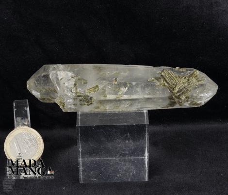 Quarzo ialino biterminato con epidoto raggiato