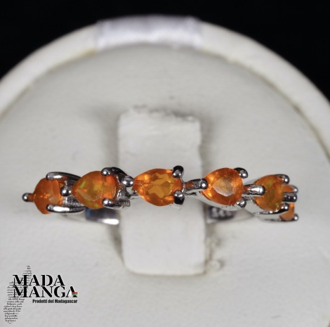 Anello in Argento con opali arancio