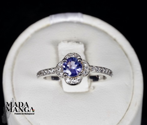 Anello in Argento con Tanzanite