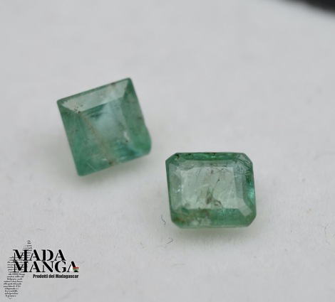 Lotto di n°2 smeraldi mm.5x5