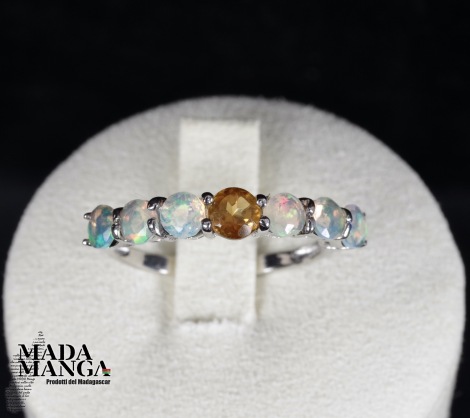 Anello in Argento con Citrino e Opali