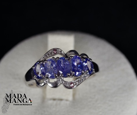 Anello in Argento con Tanzaniti