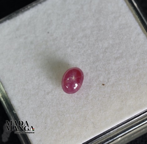 Rubino stellato cabochon mm.7x5