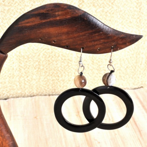 orecchini in corno con agata