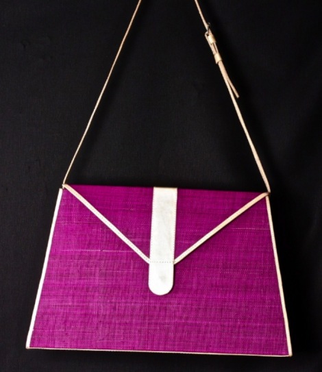 borsa in rafia con inserti in cuoio