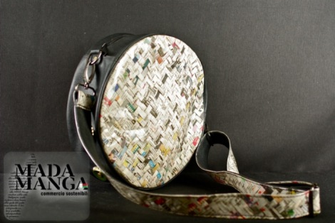 Borsa con decoro in carta intrecciata