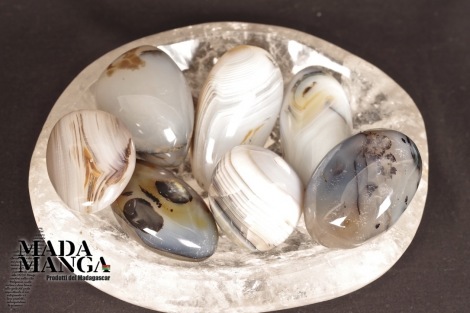 Agata dendritica burattata