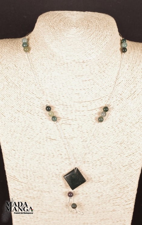 Collana con diaspri e calcedonio verde
