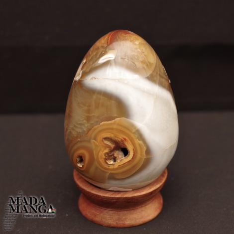 Uovo in Corniola con agata bianca