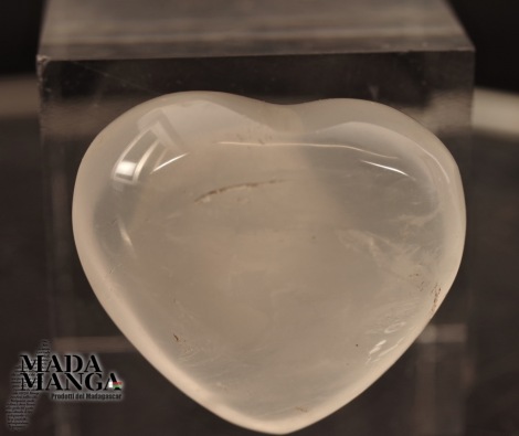 Cuore in quarzo latte