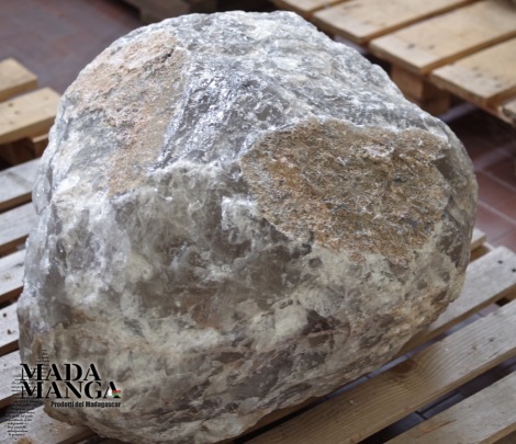 Blocco di quarzo fumè grezzo