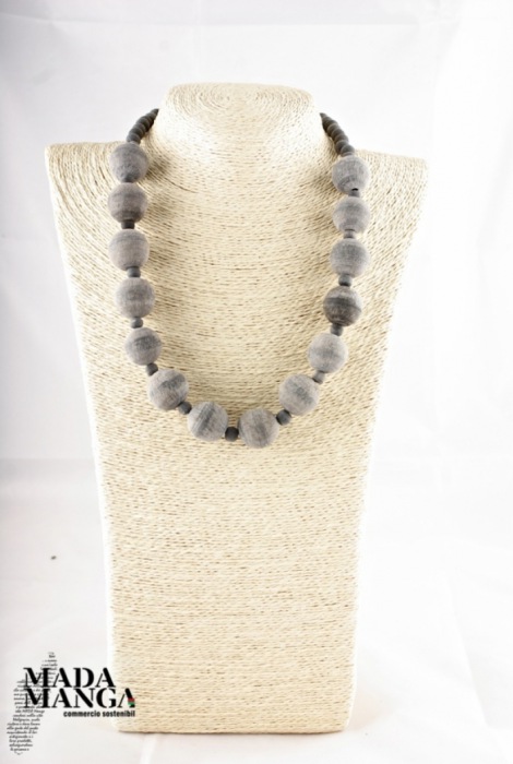 collana in corno satinata