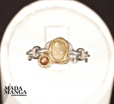 Anello in Argento con Opale