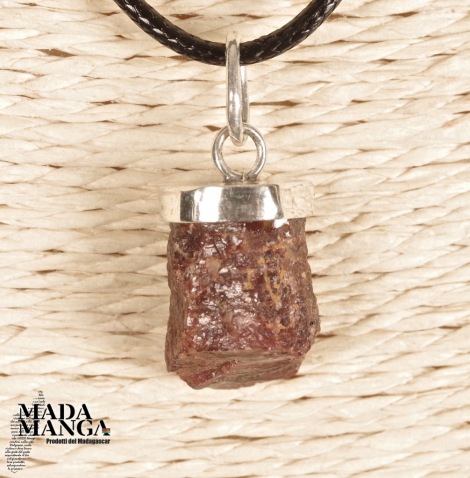 Ciondolo con rubino grezzo