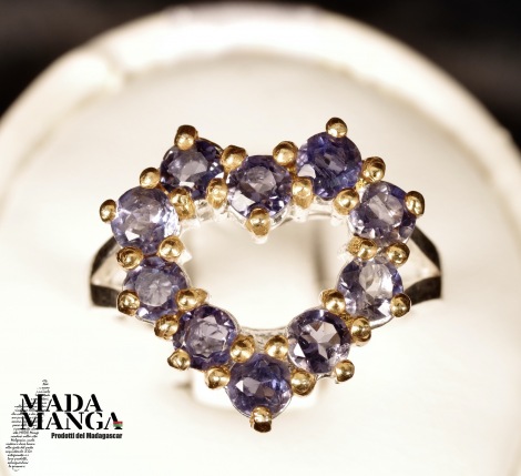 Anello in Argento con Ioliti a forma di cuore