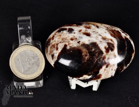 Opale nero in forma libera