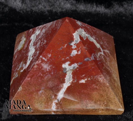 Piramide in diaspro rosso cm.5,8x5,8x4,1H