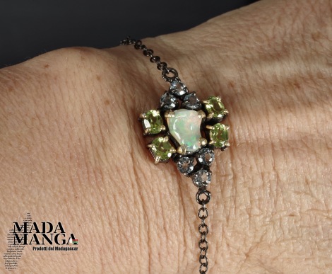 Braccialetto in Argento con Opale, topazi e peridoti