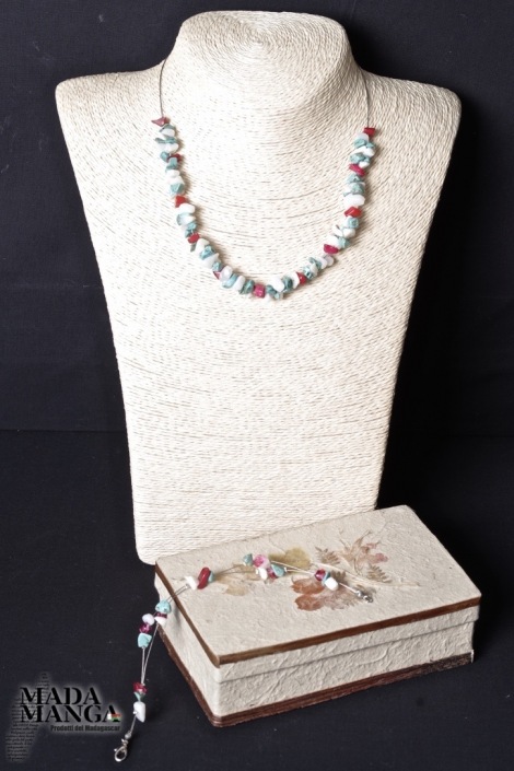 collana con braccialetto