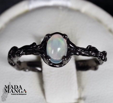 Anello in Argento con Opale