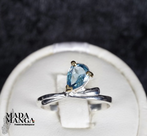 Anello in Argento con topazio