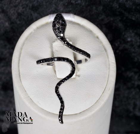 Anello in Argento con spinelli neri