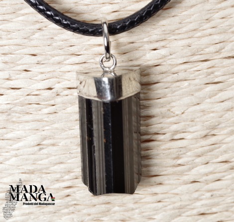 Ciondolo in tormalina nera