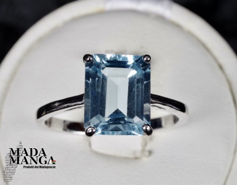 Anello in Argento con Topazio